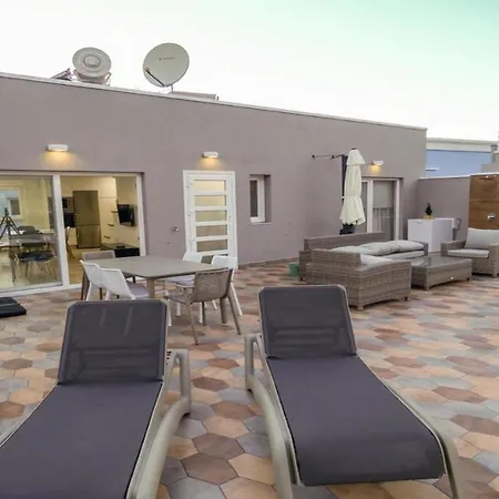 El Guanche Atico Apartment *